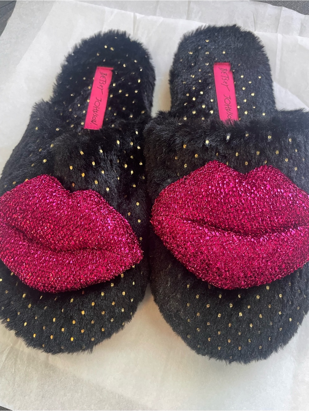 Betsey Johnson Black Faux-Fur Slippers with Hot Pink Glitter Lips